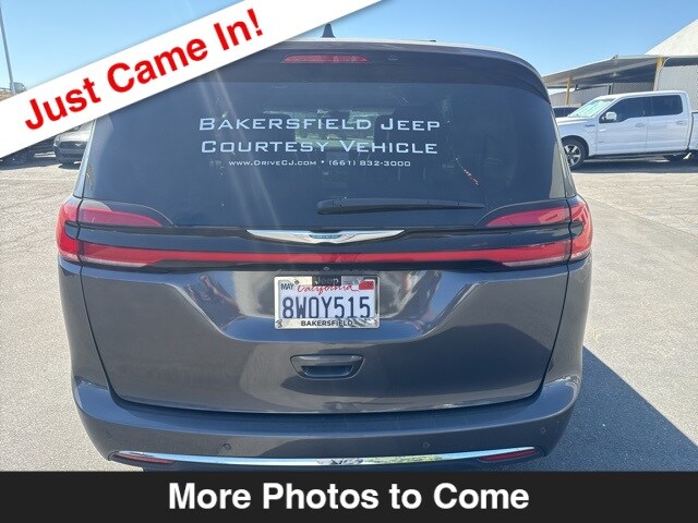 2021 Chrysler Pacifica Hybrid Limited photo 3