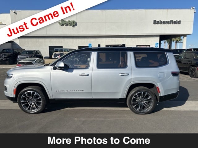 Used 2022 Jeep Grand Wagoneer Series III with VIN 1C4SJVGJ0NS103593 for sale in Bakersfield, CA