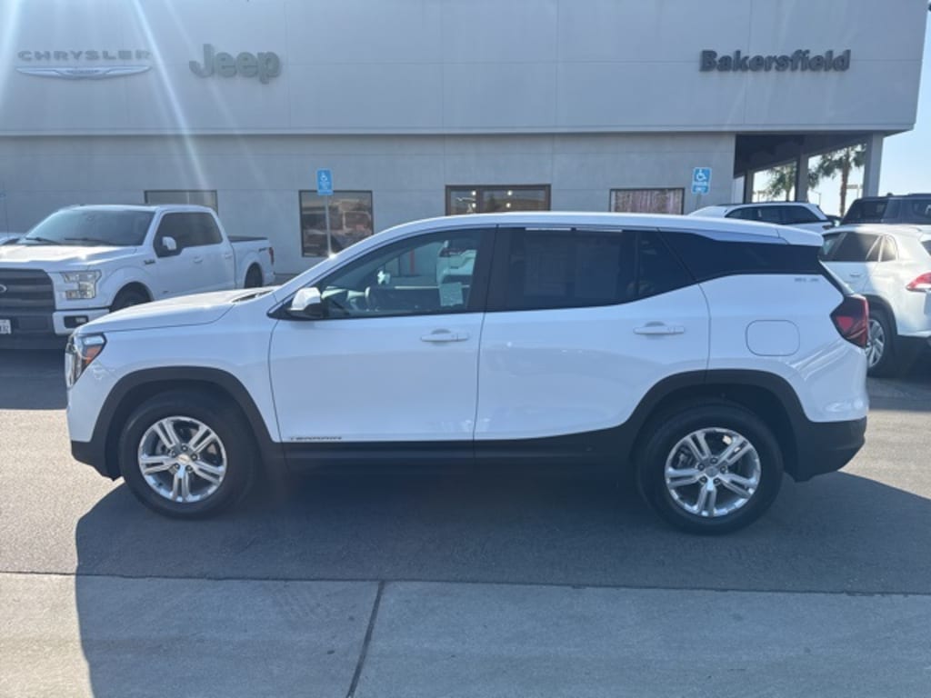 Used 2024 GMC Terrain SLE SUV