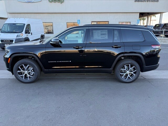 2025 Jeep Grand Cherokee Limited photo 3