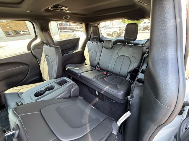 2026 Chrysler Pacifica Select - Photo 19