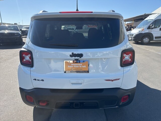 2022 Jeep Renegade Trailhawk photo 2