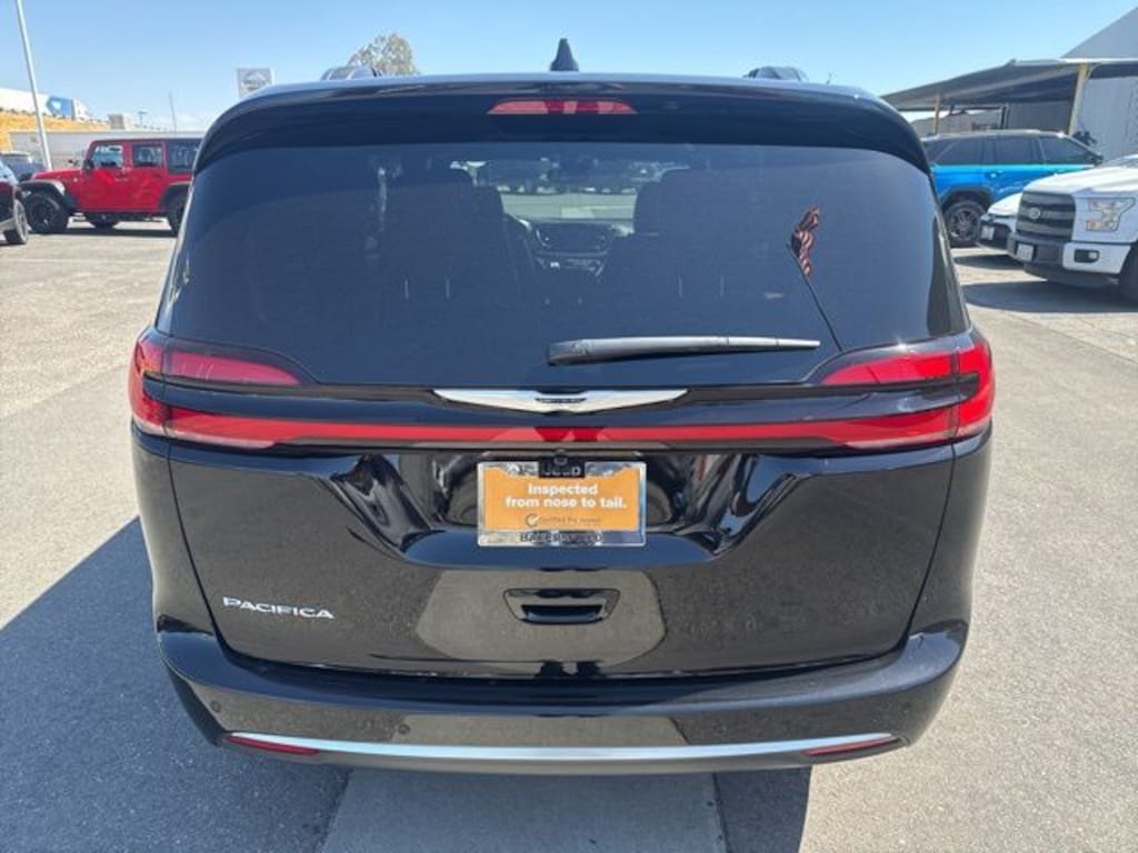 Certified 2026 Chrysler Pacifica Pinnacle Van Passenger Van
