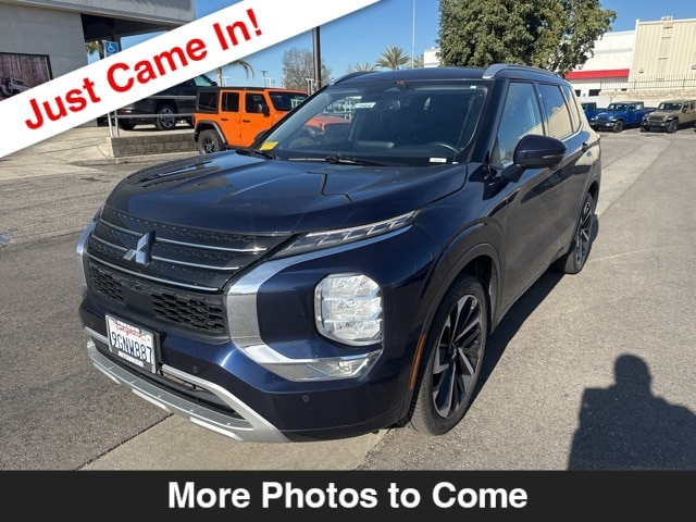 2023 Mitsubishi Outlander SEL's photo