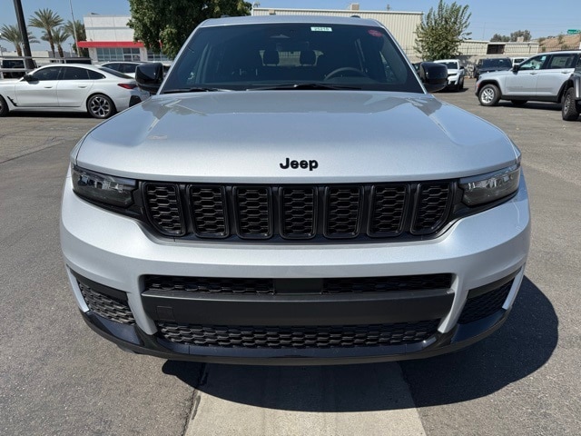 2025 Jeep Grand Cherokee L Altitude's photo