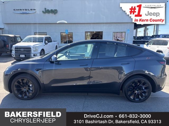 Used 2024 Tesla Model Y Long Range with VIN 7SAYGDEE7RF002310 for sale in Bakersfield, CA