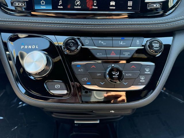 2026 Chrysler Pacifica Select - Photo 14