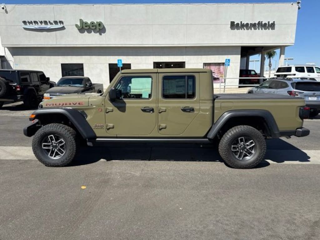 New 2026 Jeep Gladiator MOJAVE 4X4 Pickup