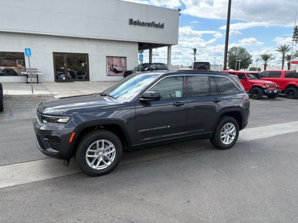 New 2026 Jeep Grand Cherokee LAREDO 4X2 Sport Utility