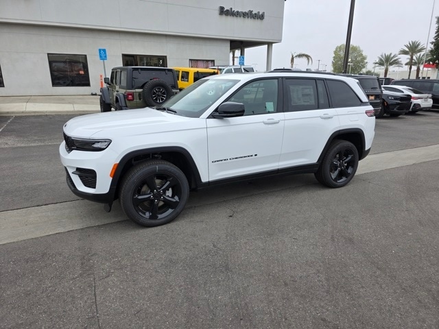 2025 Jeep Grand Cherokee Altitude's photo