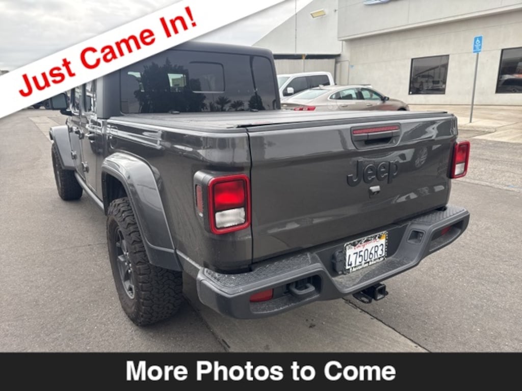 Used 2022 Jeep Gladiator Sport Truck Crew Cab