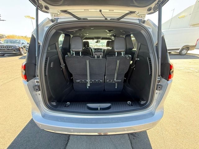 2026 Chrysler Pacifica Select - Photo 19