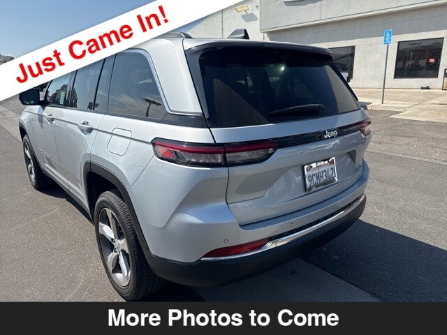 2022 Jeep Grand Cherokee Limited photo 3