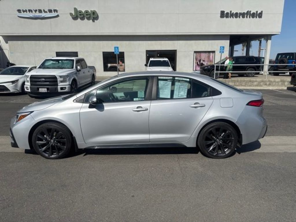 Used 2024 Toyota Corolla SE Sedan