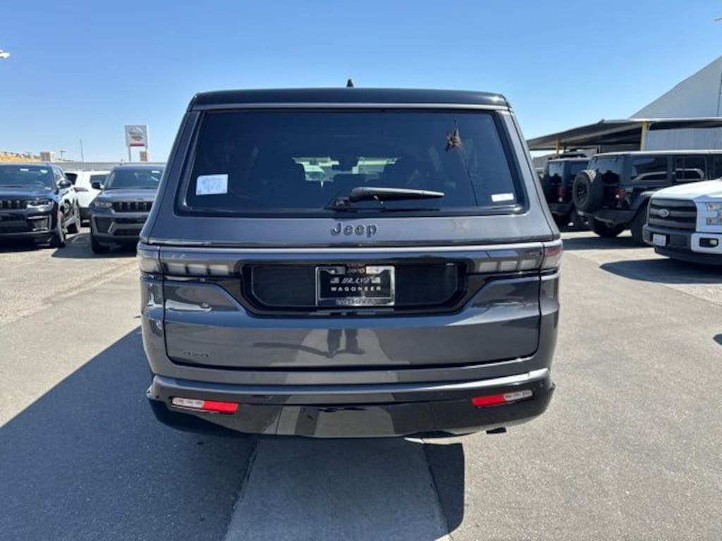 New 2026 Jeep Grand Wagoneer L SUMMIT RESERVE 4X4 Sport Utility
