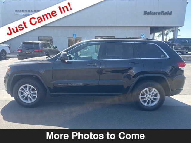 2020 Jeep Grand Cherokee Laredo photo 2