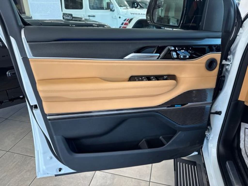 New 2026 Jeep Grand Wagoneer SUMMIT RESERVE 4X4 Sport Utility