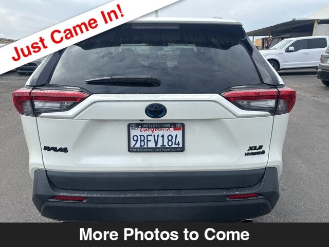 2022 Toyota RAV4 Hybrid XLE photo 4