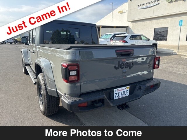 2021 Jeep Gladiator Willys photo 3