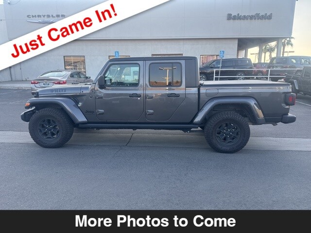 2022 Jeep Gladiator Willys photo 2