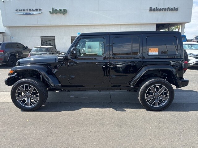2022 Jeep Wrangler Unlimited 4xe Sahara High Altitude photo 2