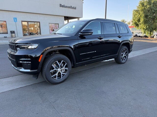 2025 Jeep Grand Cherokee Limited photo 2