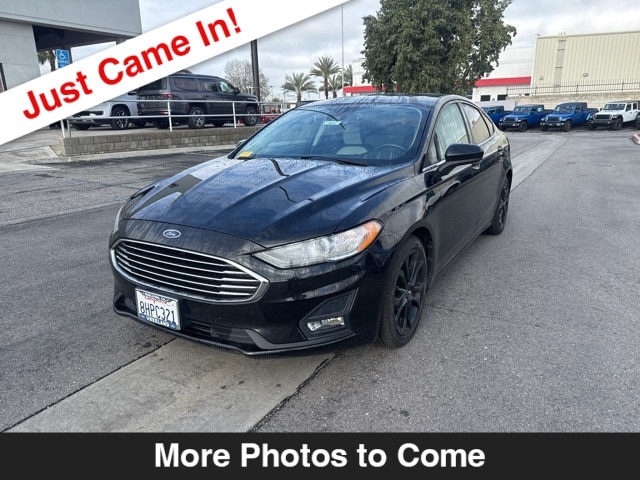 2020 Ford Fusion SE's photo