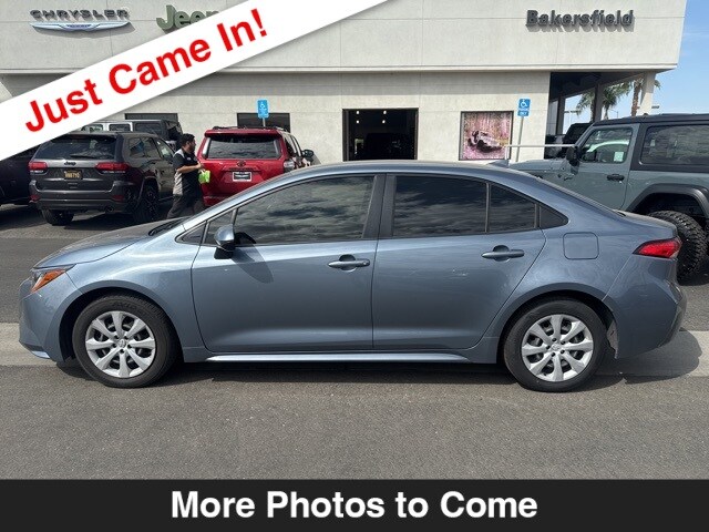 2023 Toyota Corolla LE photo 2