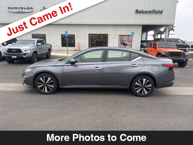 2022 Nissan Altima 2.5 SV photo 2