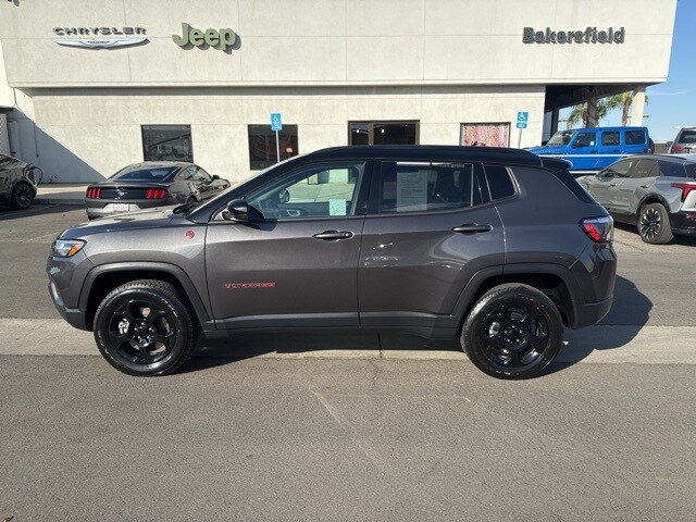2023 Jeep Compass Trailhawk photo 2