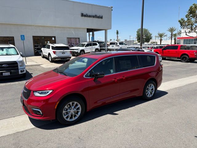 2026 Chrysler Pacifica Select AWD's photo