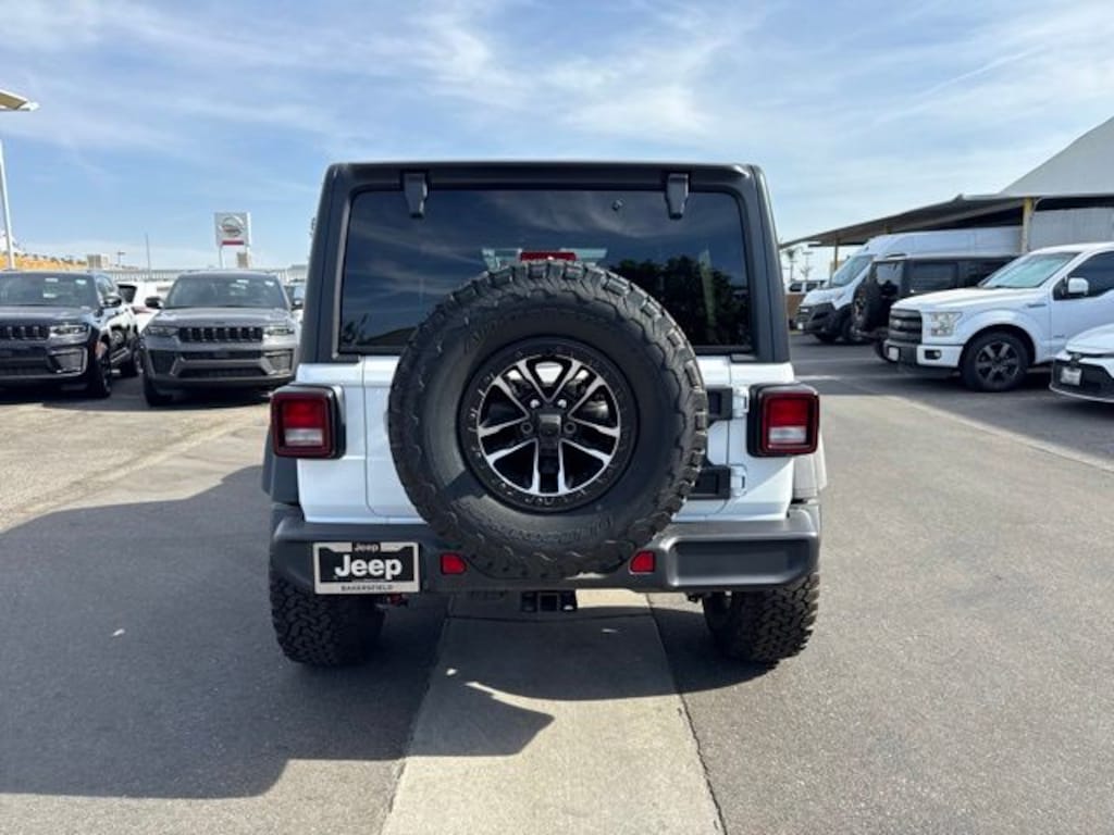 New 2026 Jeep Wrangler 4-DOOR WILLYS Sport Utility