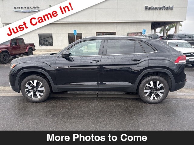 2023 Volkswagen Atlas Cross Sport SE photo 2
