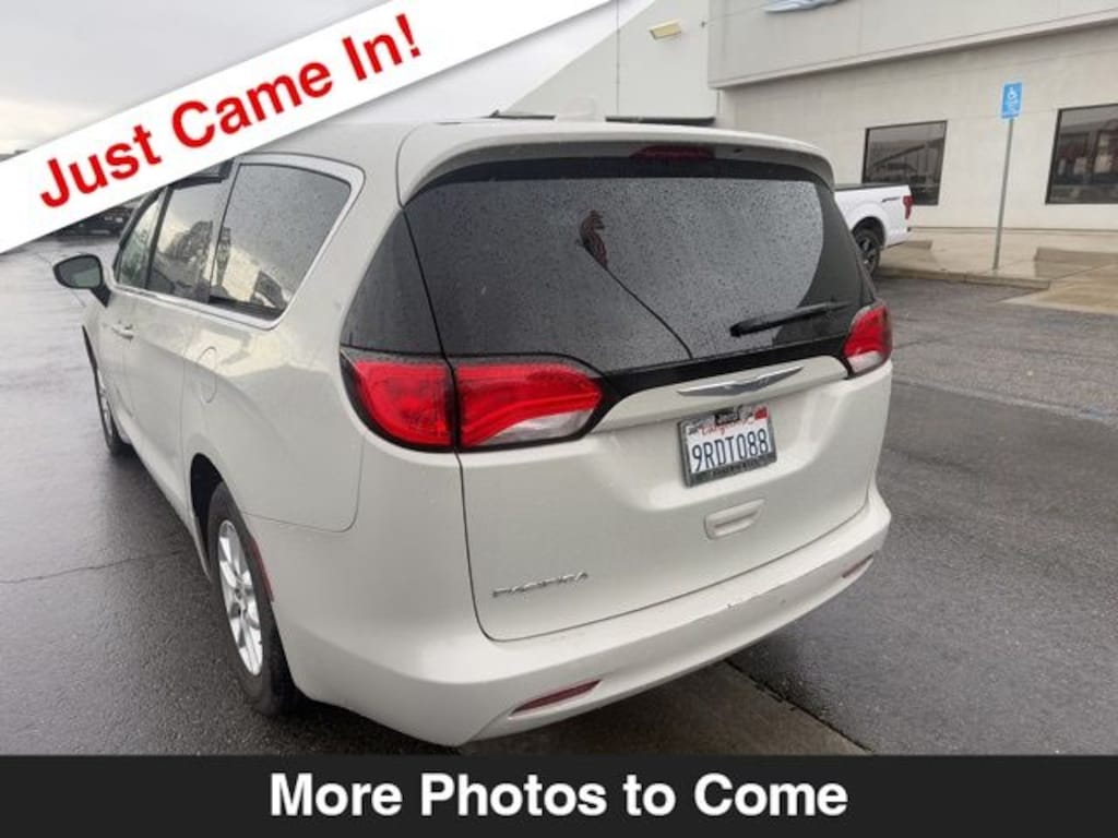 Used 2017 Chrysler Pacifica Touring Van