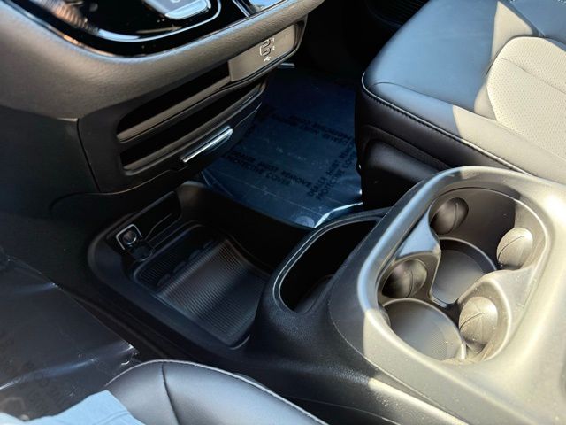 2026 Chrysler Pacifica Select - Photo 15