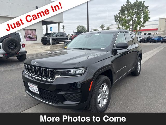 2023 Jeep Grand Cherokee Laredo's photo