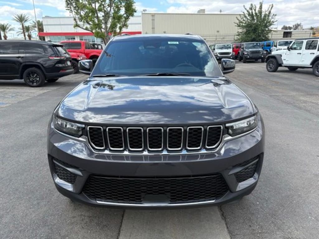 New 2026 Jeep Grand Cherokee LAREDO 4X2 Sport Utility