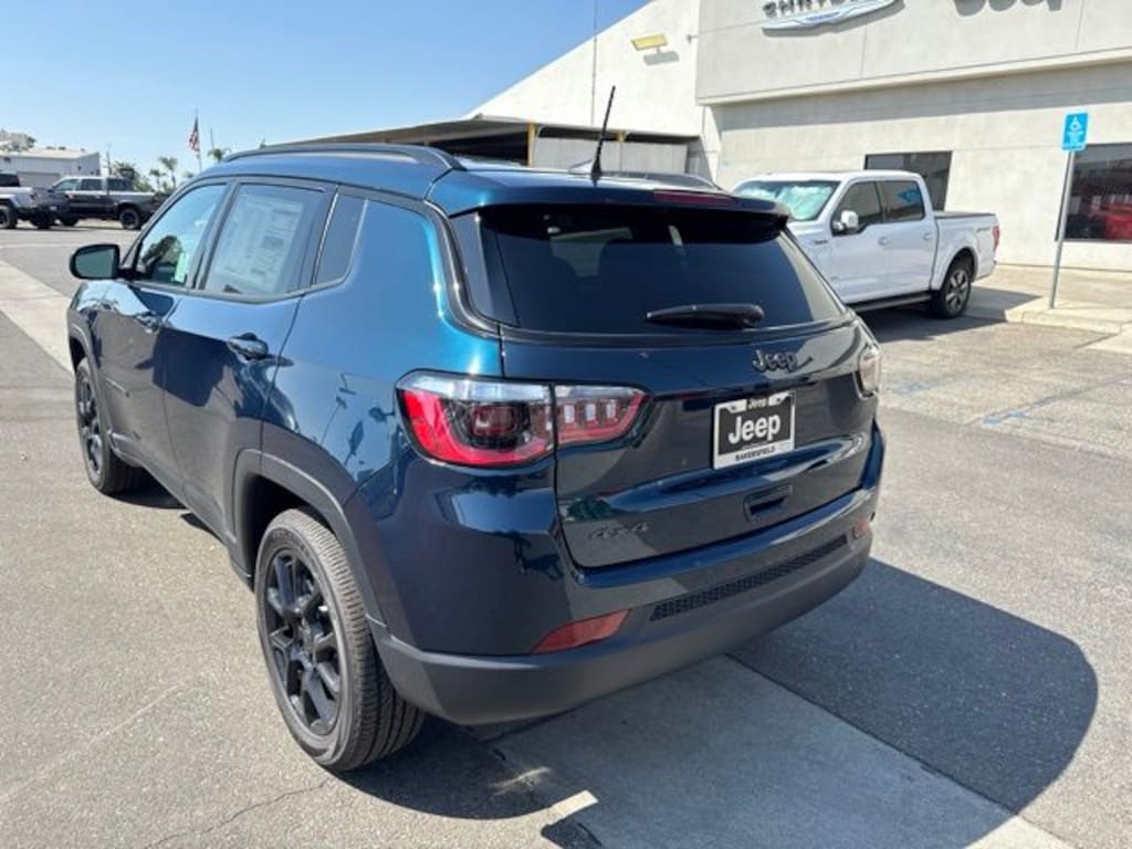New 2026 Jeep Compass LATITUDE ALTITUDE 4X4 Sport Utility
