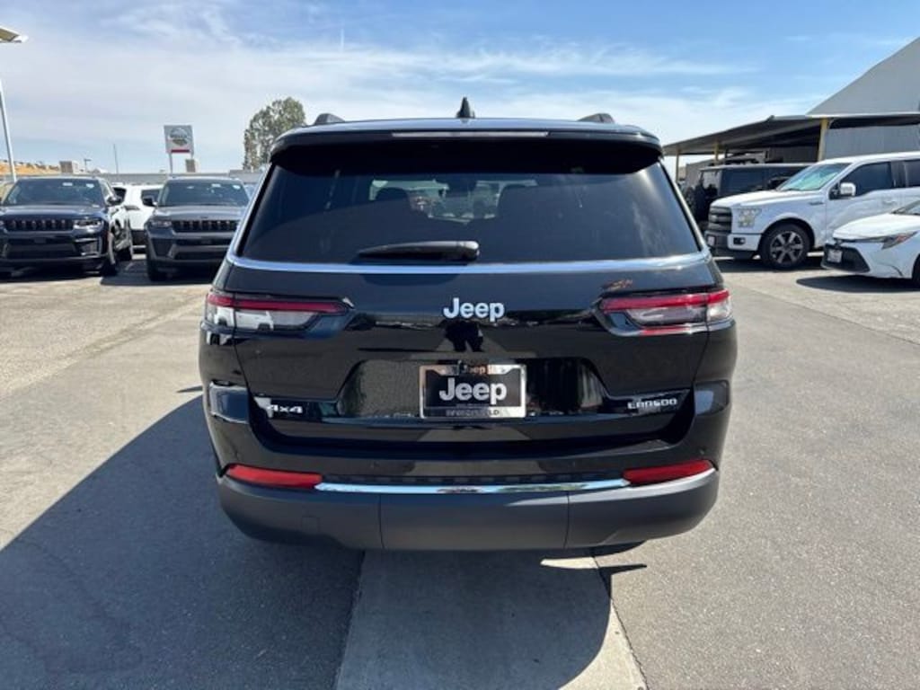 New 2026 Jeep Grand Cherokee L LAREDO X 4X4 Sport Utility
