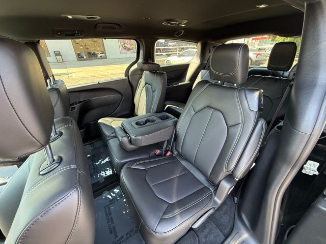 2026 Chrysler Pacifica Select - Photo 18