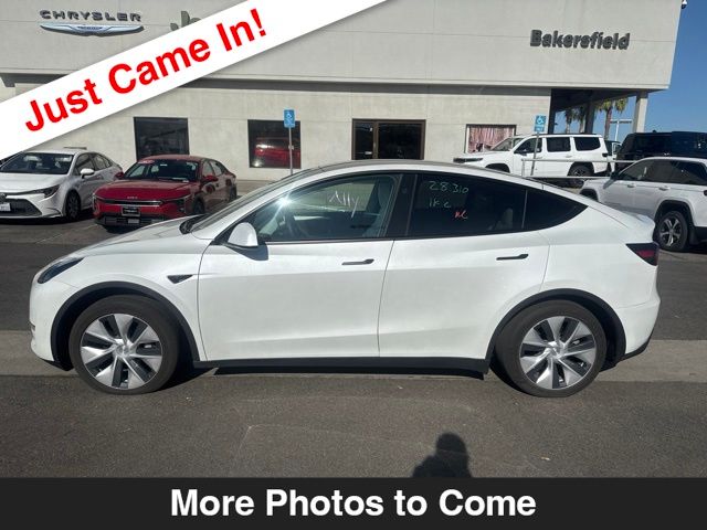 Used 2024 Tesla Model Y Long Range with VIN 7SAYGDEE5RF061470 for sale in Bakersfield, CA
