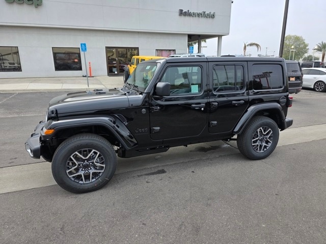 2026 Jeep Wrangler 4-Door Sahara's photo