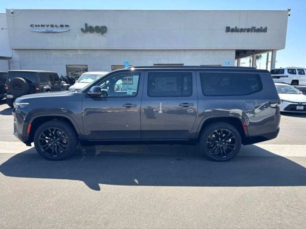 New 2026 Jeep Grand Wagoneer L SUMMIT RESERVE 4X4 Sport Utility