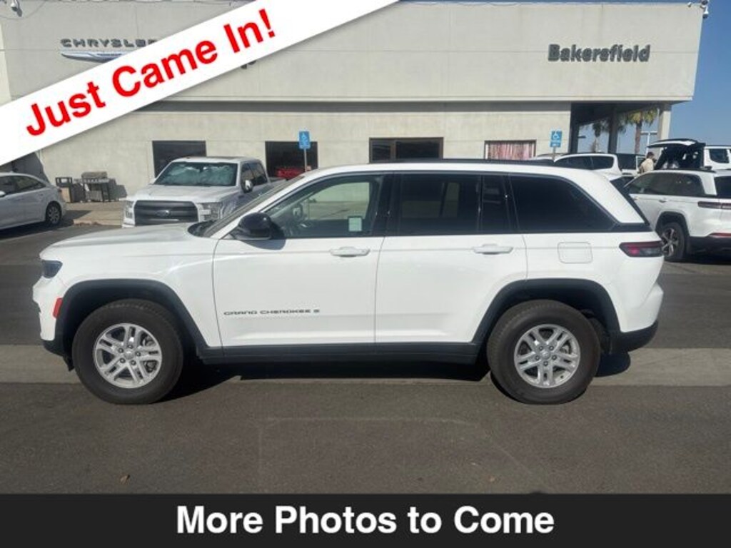 Used 2023 Jeep Grand Cherokee Laredo SUV