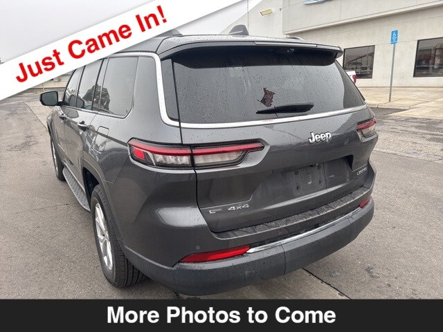 2022 Jeep Grand Cherokee Limited photo 2