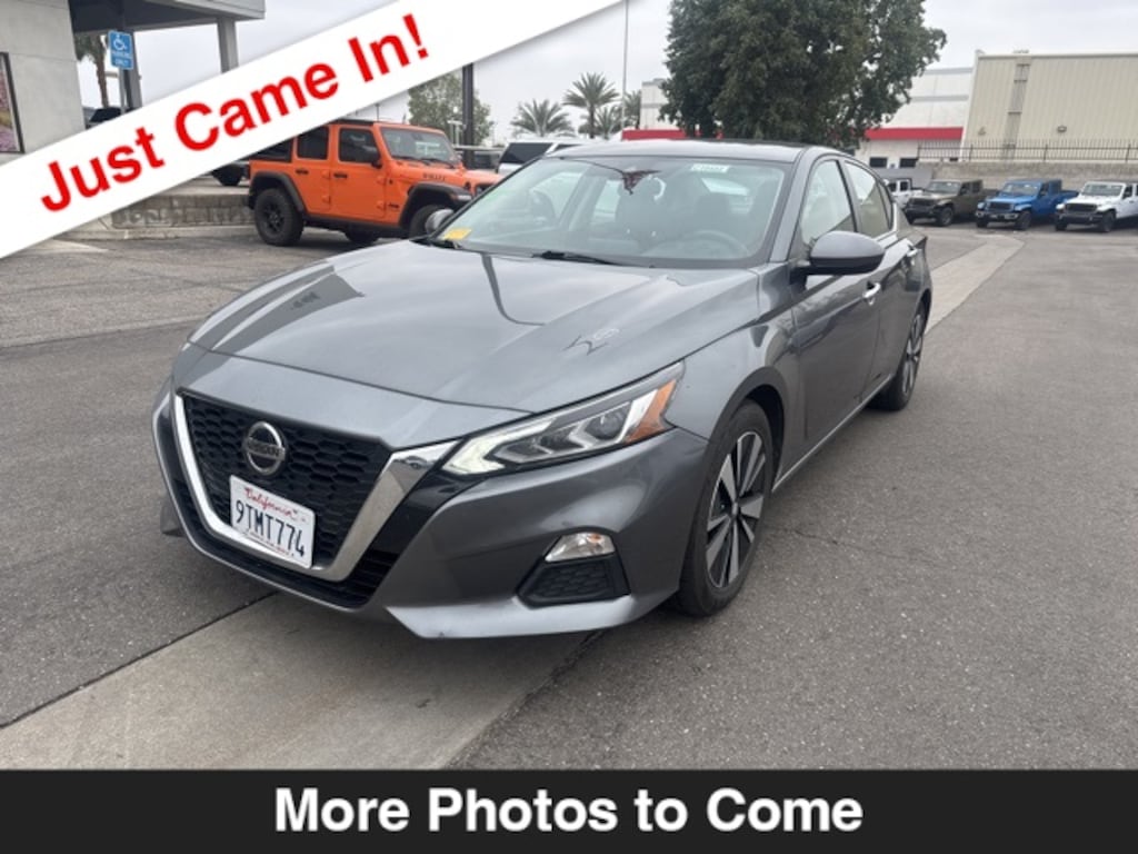 Used 2022 Nissan Altima 2.5 SV Sedan
