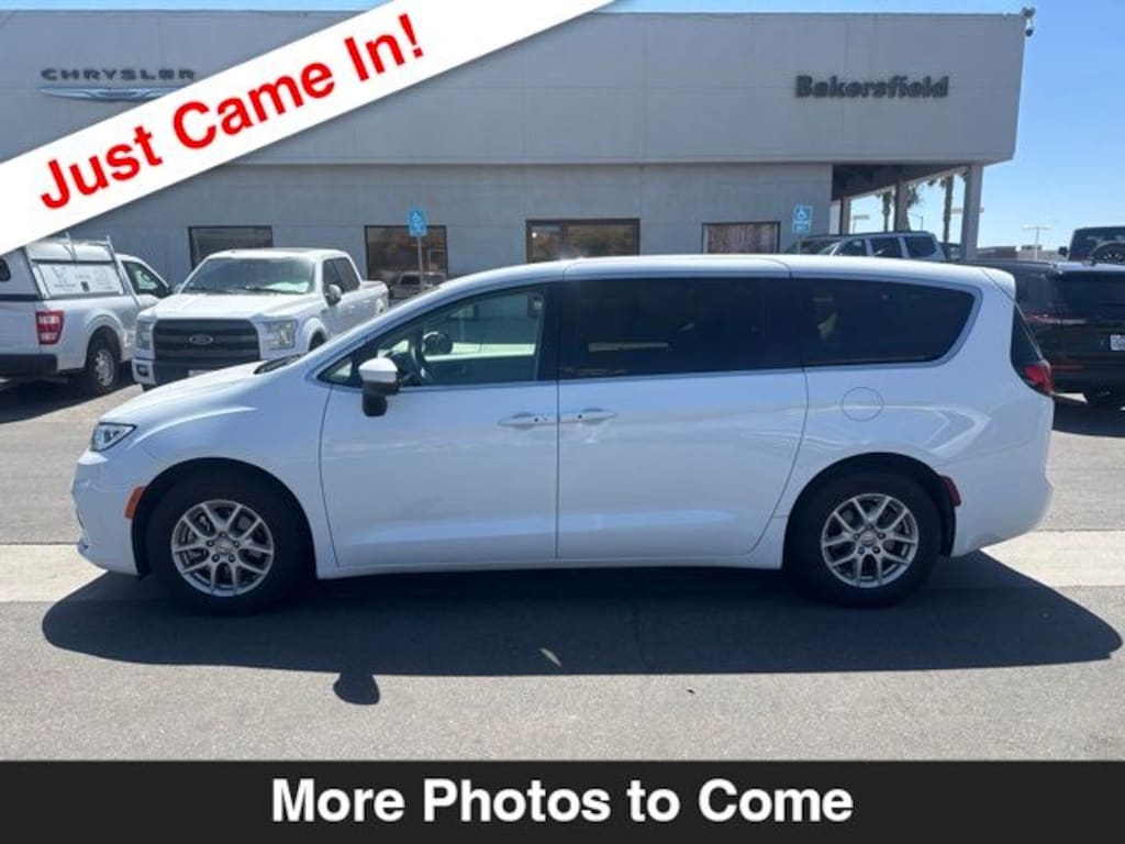 Used 2023 Chrysler Pacifica Touring L Van Passenger Van