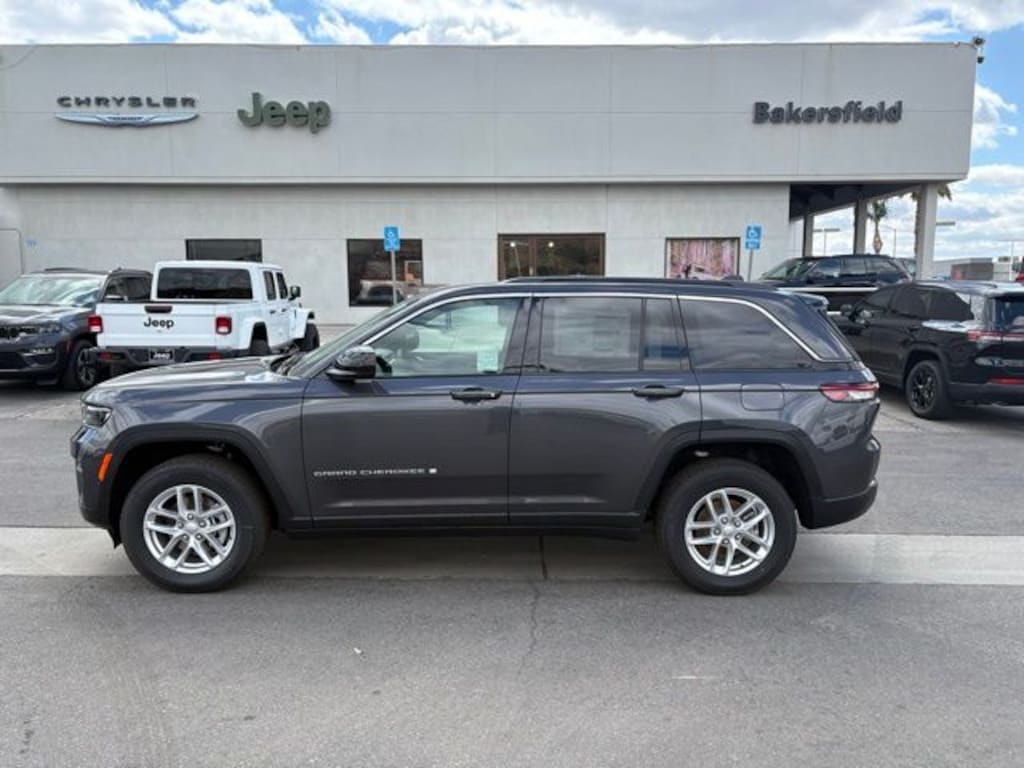 New 2026 Jeep Grand Cherokee LAREDO 4X2 Sport Utility