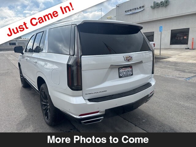 2025 Cadillac Escalade Premium Luxury photo 2