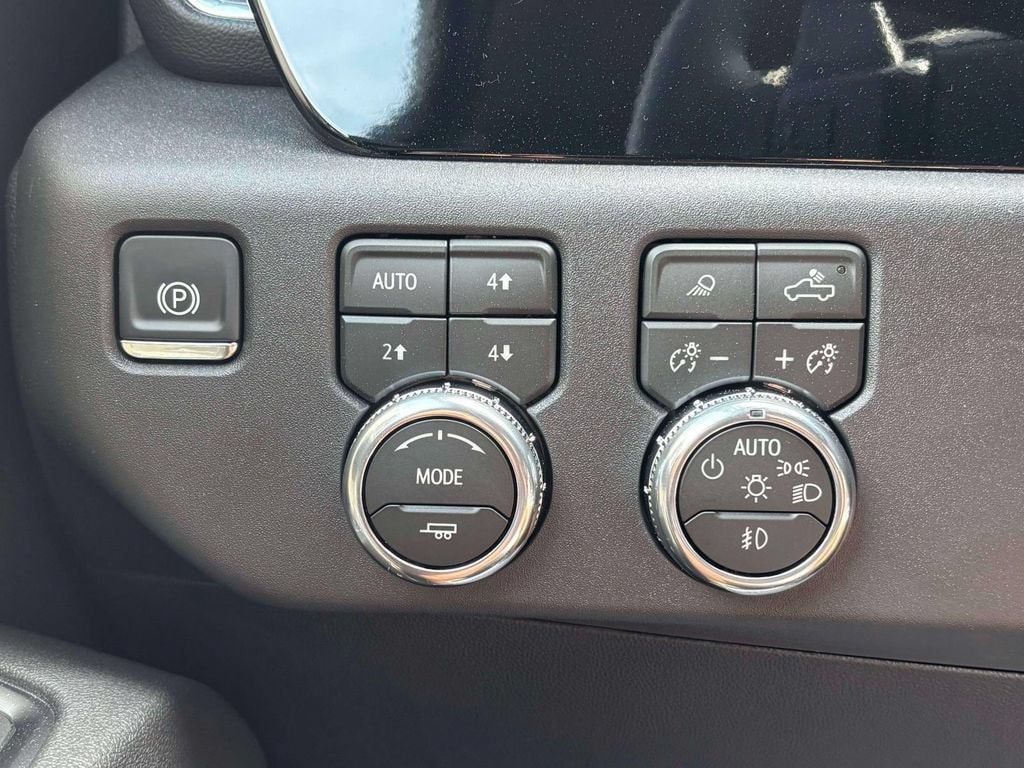 2026 GMC Sierra 1500 SLT - Photo 11